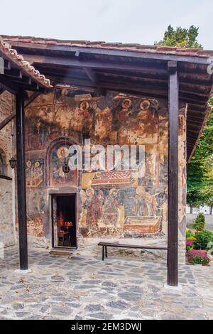 Kastoria, Grecia - 09 ottobre 2011: Veduta del Monastero di Panagia Mavriotissa a Kastoria, Grecia Foto Stock