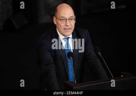 Amburgo, Germania. 24 Feb 2021. Alexander Wolf (AFD), presidente del gruppo parlamentare AFD, interviene durante una sessione del parlamento di Amburgo presso il municipio. Credit: Daniel Reinhardt/dpa/Alamy Live News Foto Stock