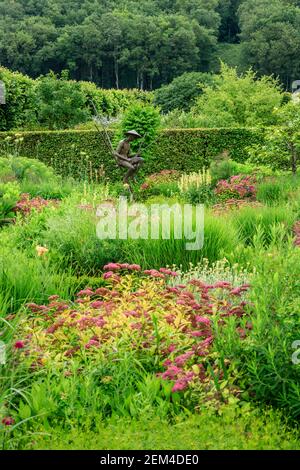 Francia, Indre et Loire, Valle della Loira dichiarata Patrimonio Mondiale dall'UNESCO, il castello e i giardini di Villandry, il Jardin du Soleil, letti di perenn Foto Stock