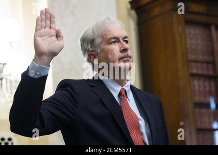William Burns, candidato per direttore dell'Agenzia di intelligenza centrale, è giurato nella sua audizione di conferma del Comitato di intelligenza del Senato Select nel palazzo degli uffici del Senato di Russell su Capitol Hill a Washington, D.C., mercoledì 24 febbraio 2021. Foto di Tom Williams/Pool/ABACAPRESS.COM Foto Stock