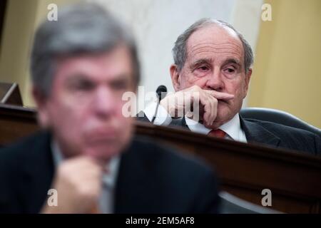 Washington, Stati Uniti. 24 Feb 2021. STATI UNITI - FEBBRAIO 24: SENS. Jim Risch, R-Idaho, destra, e Roy Blunt, R-Mo., partecipa all'audizione di conferma del Comitato di intelligenza del Senato per William Burns, candidato al direttore dell'Agenzia di intelligenza centrale, presso l'ufficio del Senato di Russell Building a Capitol Hill a Washington, DC, mercoledì 24 febbraio 2021. (Foto di Tom Williams/Pool/Sipa USA) Credit: Sipa USA/Alamy Live News Foto Stock