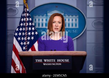 Washington, Stati Uniti. 24 Feb 2021. Il segretario alla stampa della Casa Bianca Jen Psaki tiene un briefing alla Casa Bianca a Washington, DC mercoledì 24 febbraio 2021. Foto di Kevin Dietsch/Pool/Sipa USA Credit: Sipa USA/Alamy Live News Foto Stock