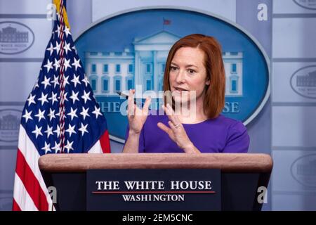 Washington, Stati Uniti. 24 Feb 2021. Il segretario alla stampa della Casa Bianca Jen Psaki tiene un briefing alla Casa Bianca a Washington, DC mercoledì 24 febbraio 2021. Foto di Kevin Dietsch/Pool/Sipa USA Credit: Sipa USA/Alamy Live News Foto Stock