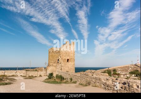 L'antica fortezza genovese di Kafa a Feodosia sulla costa del Mar Nero. Torre di Crisco-Bastione Sud Foto Stock