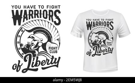 T-shirt guerriero stampa vettore lotta mascotte club. Abbigliamento mockup con gladiatore romano o greco, saldatore o cavaliere in casco con piumaggio e capo, tipografia Illustrazione Vettoriale