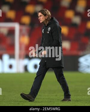 Il manager di Brentford Thomas Frank festeggia dopo la partita del campionato Sky Bet al Brentford Community Stadium di Londra. Data immagine: Mercoledì 24 febbraio 2021. Foto Stock