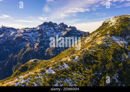 Vista aerea del sentiero per il monte Pico Ruivo a Madeira, Portogallo Foto Stock