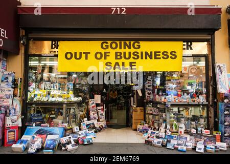 Chiusura dei negozi, Broadway, centro di Los Angeles, California, Stati Uniti d'America Foto Stock