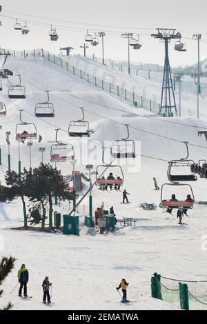 Nanshan Village Ski Resort, una delle stazioni sciistiche più attrezzate della Cina. Foto Stock