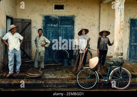 Trapianto di riso, Vietnam del Nord, giugno 1980 Foto Stock