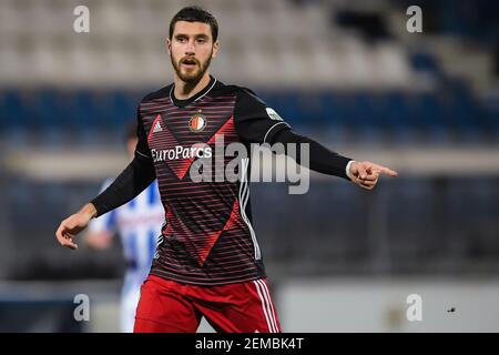 HEERENVEEN, PAESI BASSI - FEBBRAIO 17: Marcos Senesi di Feyenoord durante la partita della Toto KNVB Cup tra SC Heerenveen e Feyenoord in via Abe Lestra Foto Stock