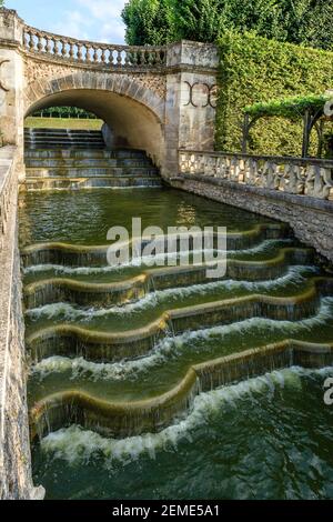 Francia, Indre et Loire, Valle della Loira dichiarata Patrimonio Mondiale dall'UNESCO, il castello e i giardini di Villandry, il Canal Grande // Francia, Indre-et- Foto Stock