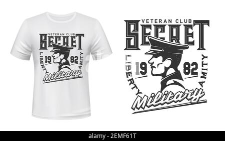 Stampa TShirt con profilo soldato in cappuccio, mascotte vettoriale per mockup segreto di design di abbigliamento per club militare veterano. Modello T-shirt con liber tipografico Illustrazione Vettoriale