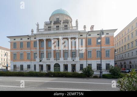 Trieste, Italia. 24 febbraio 2921. Vista esterna dell'edificio Carciotti nel centro della città Foto Stock