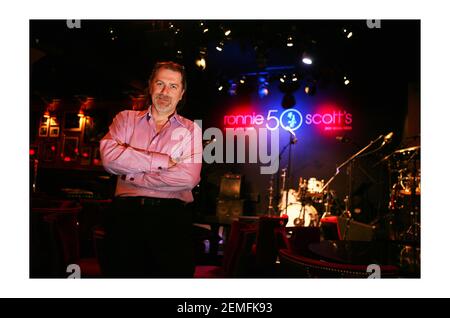 Simon Cooke... Amministratore delegato di Ronnie Scottsin LondonFotografia di David Sandison The Independent Foto Stock