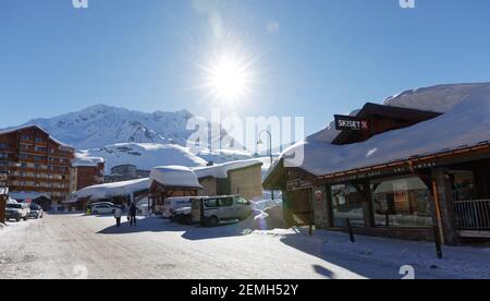 Val Thorens, Francia - 26 febbraio 2018: Francia, Alpi francesi, Valle di Tarentaise, Savoia. Val Thorens si trova nel comune di Saint-Martin-de-Bell Foto Stock