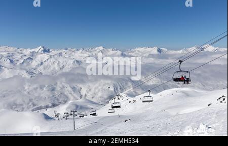 Val Thorens, Francia - 26 febbraio 2018: Montagne nelle Alpi francesi Foto Stock