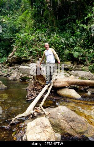 Vista dal punto di trig, il punto più alto sull'isola di Iona, con viste mozzafiato sul Sound of Iona verso l'isola di Mull in Scozia Foto Stock