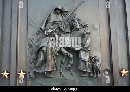 Praga, Repubblica Ceca - 15 Febbraio 2020 - Monumento Nazionale a Vítkov in inverno - dettaglio delle porte al Monumento Foto Stock