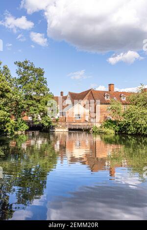 Estate in Constable Country - Flatford Mill accanto al fiume Stour, East Bergholt, Suffolk UK Foto Stock