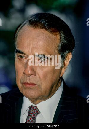 Ritratto del senatore Robert Dole Repubblicano del Kansas. Washington DC., 1993. Credito: Mark Reinstein/MediaPunch Foto Stock