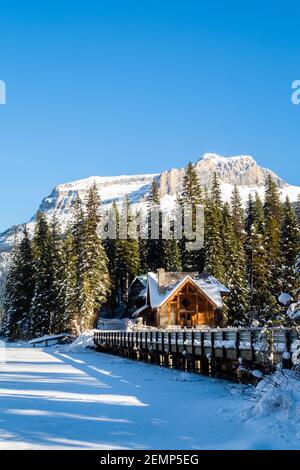 Bella vista di Emerald Lake Lodge nel Parco Nazionale di Yoho, Canada Foto Stock