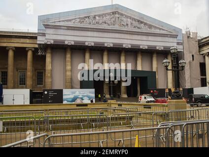 Vista esterna del British Museum, attualmente in fase di ristrutturazione. Londra, Regno Unito Febbraio 2021. Foto Stock