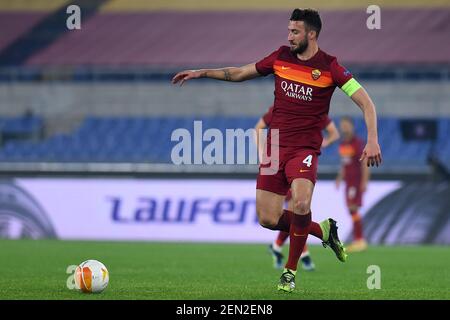 Roma, Lazio. 25 Feb 2021. Bryan Cristante di Roma in azione durante la partita di calcio Europa League COME Roma contro SC Braga nello stadio olimpico di Roma, Italia, 25 febbraio 2021. Fotografo01 Credit: Agenzia fotografica indipendente/Alamy Live News Foto Stock