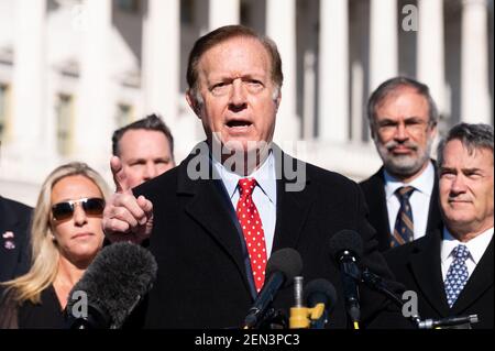 Washington, Stati Uniti. 25 Feb 2021. Il rappresentante degli Stati Uniti Randy Weber (R-TX) parla ad una conferenza stampa di House Freedom Caucus circa l'Equality Act. Credit: SOPA Images Limited/Alamy Live News Foto Stock