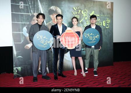 Taipei. 25 Feb 2021. Roy Chiu e Hsu Wei-Ning promuovono il loro nuovo film °Man in Love± a Taipei, Taiwan, Cina il 25 febbraio 2021.(Photo by TPG) Credit: TopPhoto/Alamy Live News Foto Stock