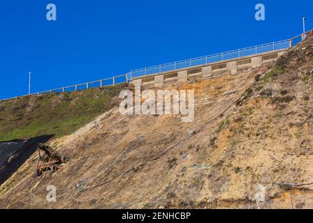 Lavori di stabilizzazione della scogliera in corso a Canford Cliffs, Poole, Dorset UK nel mese di febbraio Foto Stock