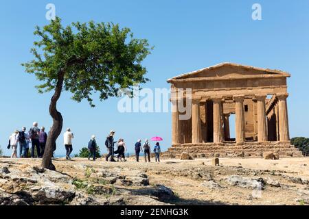 Italia,Sicilia,Agrigento,Valle dei Templi, Tempio di Concord (V secolo a.C.) Foto Stock