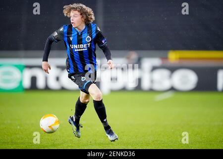 BRUGGE, BELGIO - FEBBRAIO 25: Maxim De Cuyper del Club Brugge durante la partita UEFA Europa League tra il Club Brugge e il FC Dynamo Kyiv a Jan Breyde Foto Stock