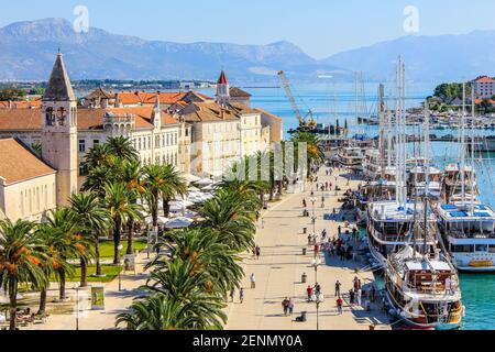 Trogir, Croazia - 1 gennaio 2000: Vista di Trogir in un giorno di sole Foto Stock