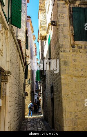 Trogir, Croazia - 1 gennaio 2000: Vista della città vecchia di Trogir in un giorno di sole Foto Stock