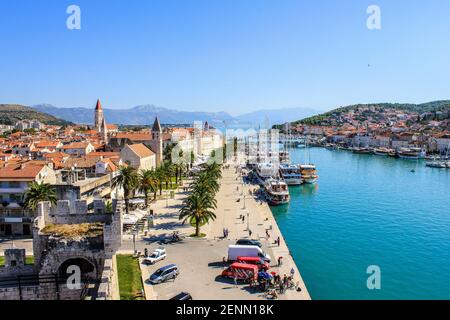 Trogir, Croazia - 1 gennaio 2000: Vista di Trogir in un giorno di sole Foto Stock