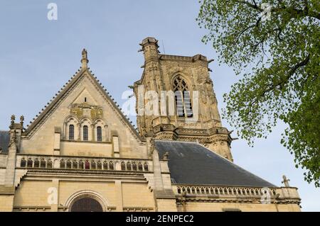 Campanile alla Cathédrale St-Cyr-Sainte Julitte, Nevers, Nièvre, Borgogna, Francia Foto Stock