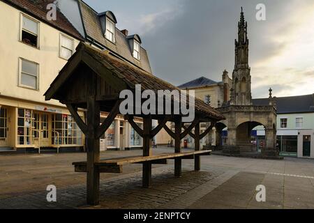 The Shambles and Market Cross nel centro di Shepton Mallet, Somerset, Regno Unito. Foto Stock