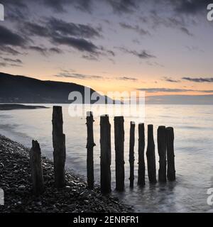 Vista da Bossington Beach a Porlock al tramonto. Somerset, Regno Unito. Foto Stock