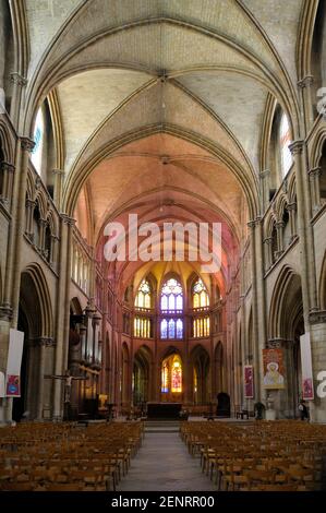 Abside orientale della Cattedrale di Nevers (Cathédrale Saint-Cyr-et-Sainte-Julitte de Nevers), Nevers, Nièvre, Borgogna, Francia Foto Stock