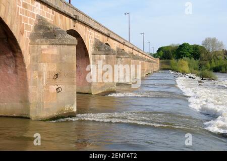 Pont de Loire, Nevers, Nièvre, Borgogna, Francia, Foto Stock