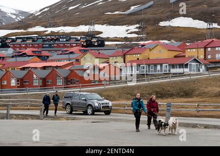 Longyearbyen, Spitsbergen, Isole Svalbard, Norvegia. Foto Stock