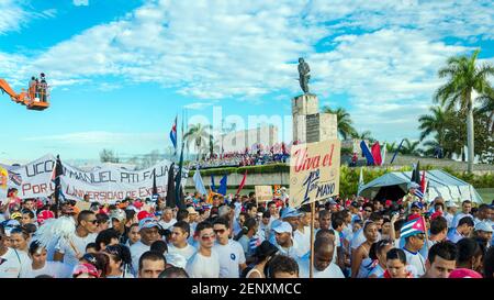 Festa del giorno di maggio nella piazza della rivoluzione di che Guevara a Santa Clara, Cuba Foto Stock