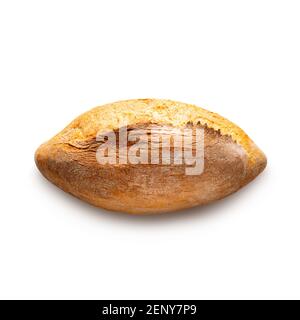 Pane tondeggiante al forno con crusche isolate su sfondo bianco. Vista dall'alto Foto Stock