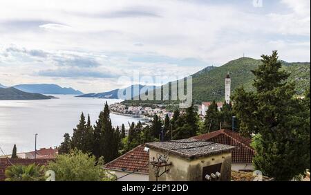 Panorama di Neum, resort sul mare Adriatico in una bella giornata estiva, Bosnia Erzegovina Foto Stock