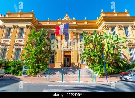 Il municipio della città mediterranea di Menton, Francia, sulla Riviera francese. Foto Stock