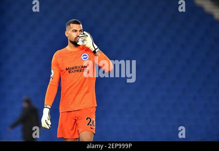 Robert Sanchez di Brighton durante la partita della Premier League tra Brighton e Hove Albion e Crystal Palace all'American Express Community Stadium , Brighton , Regno Unito - 22 febbraio 2021 solo per uso editoriale. Nessuna merchandising. Per le immagini di calcio si applicano restrizioni fa e Premier League inc. Nessun utilizzo di Internet/mobile senza licenza FAPL - per i dettagli contattare Football Dataco Foto Stock