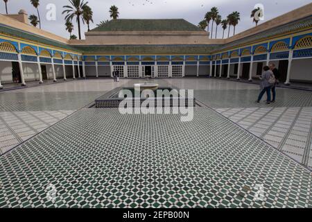 MARRAKECH, MAROCCO – 17 NOVEMBRE 2018 il Gran cortile del Palazzo Bahia vista classica Foto Stock