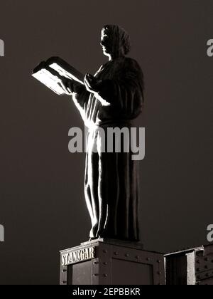 St.Ansgar, scultura del ponte ad Amburgo, Germania Foto Stock