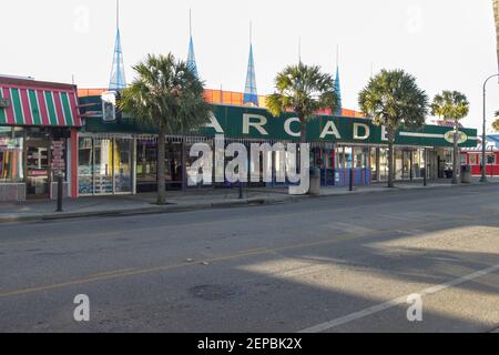Myrtle Beach, South Carolina, USA - 25 febbraio 2021: Ingresso di una galleria d'epoca situata nel quartiere del centro di Myrtle Beach, South Carolina. Foto Stock